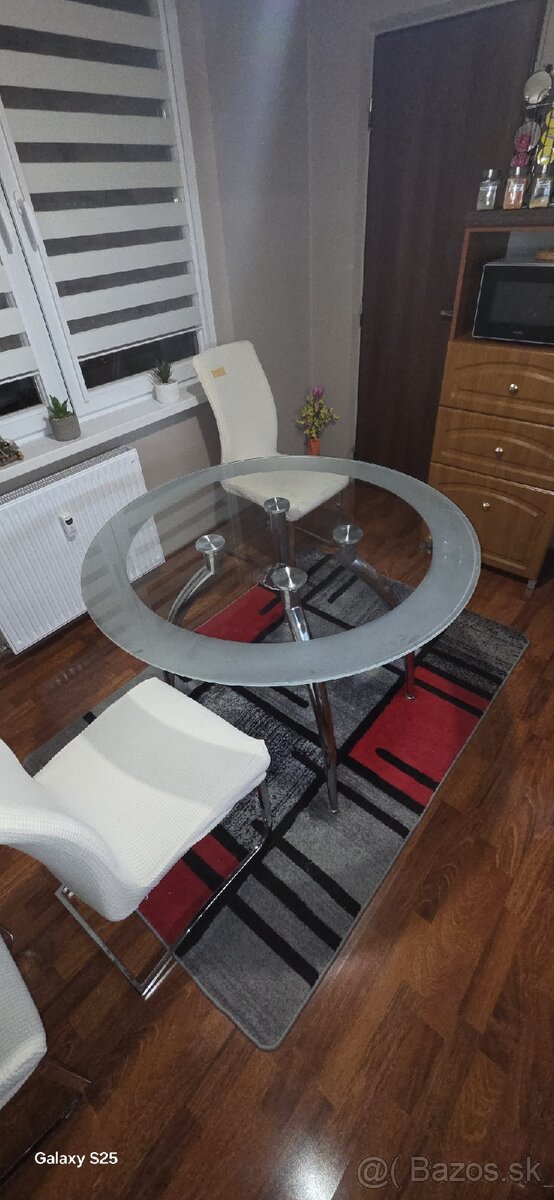 Predám kuchynský stol