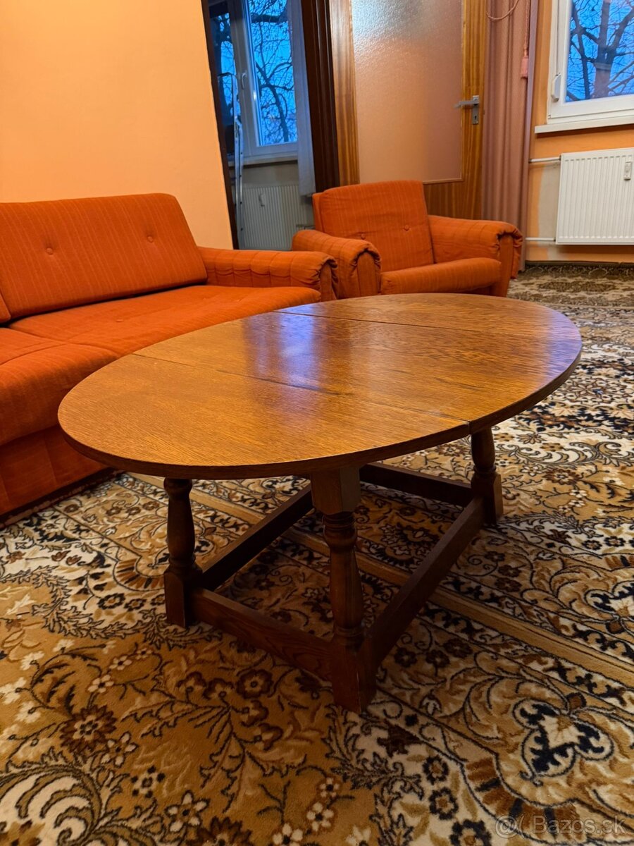 Konferenčný stolík