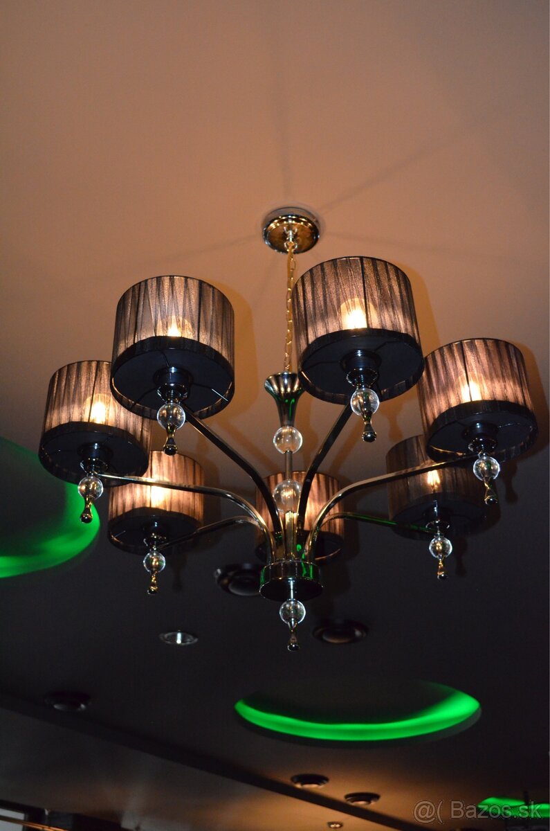 Luster visiaci čierny, biely, guľový