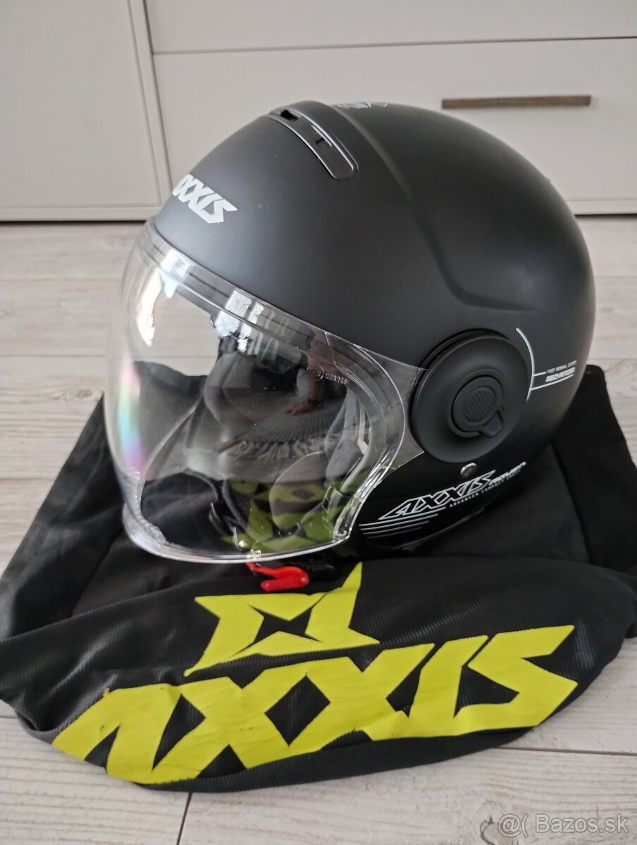 Prilba Axxis