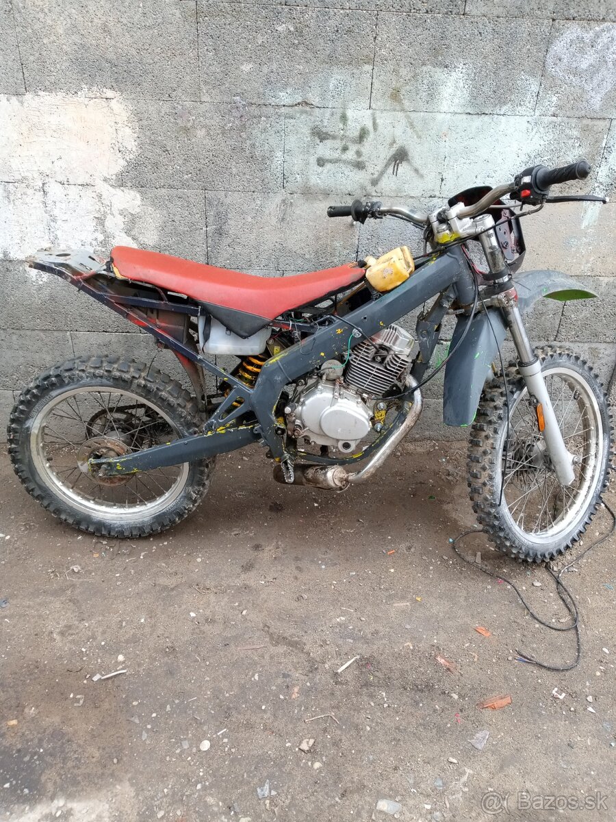 Predám tuto motorku
