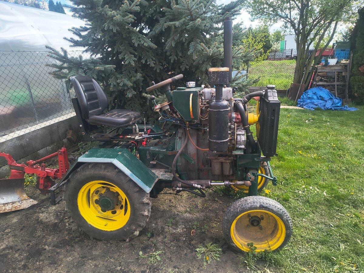 Predám malotraktor motor ursus dvojvalec