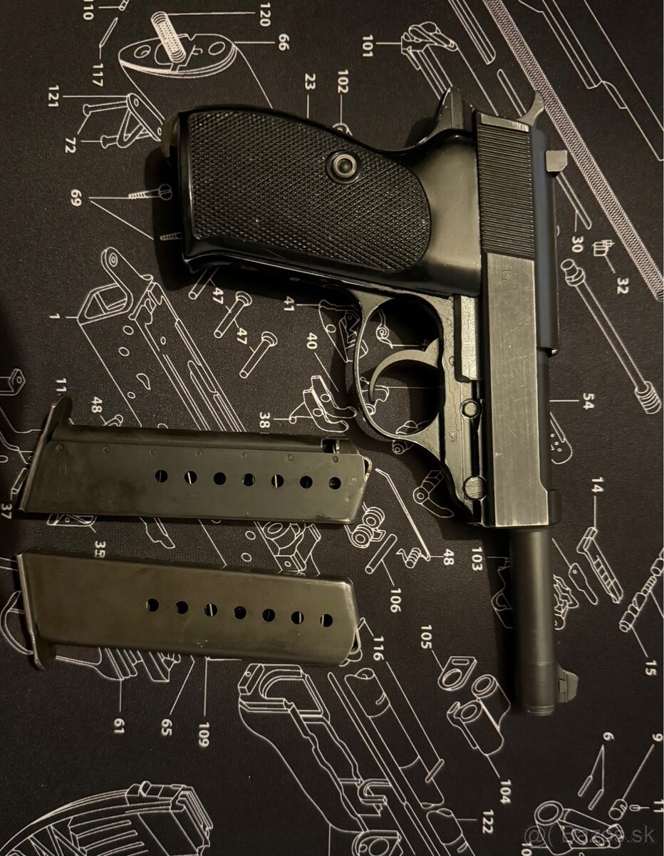 Walther P-1 9mm top stav