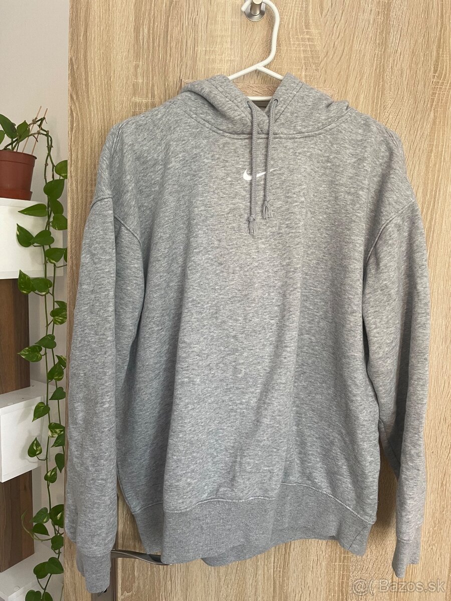 Sivá Nike mikina s kapucňou