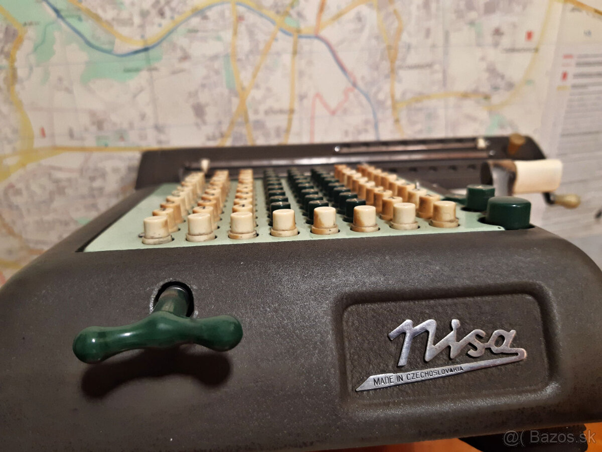 mechanická kalkulačka NISA z roku 1954