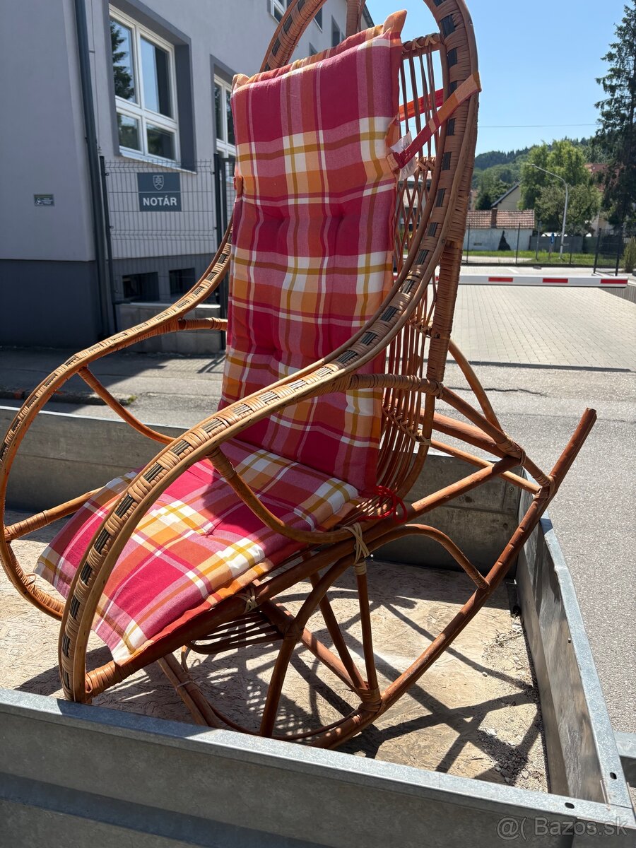 Hojdacie ratanové kreslo
