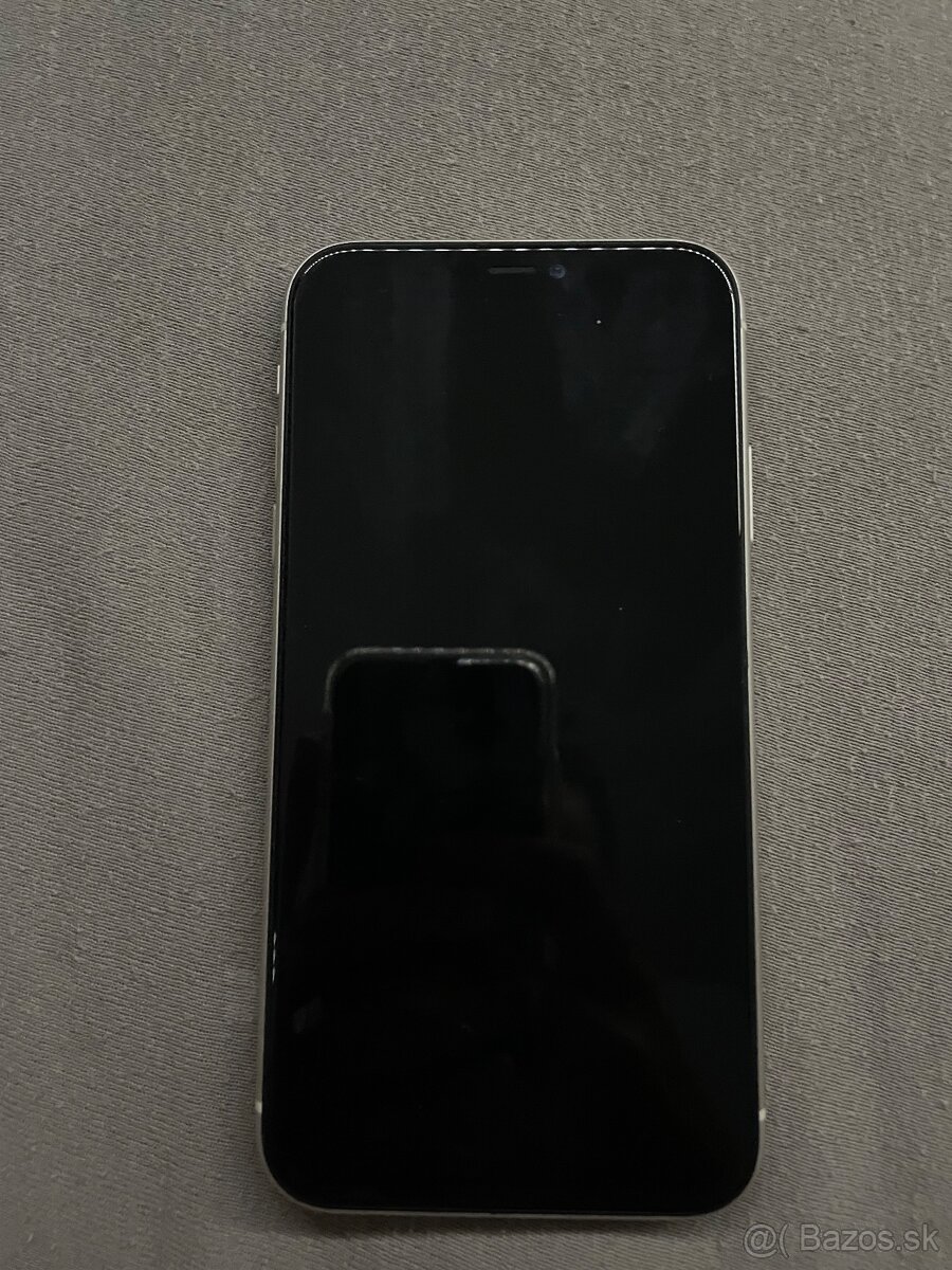 Predám iPhone 11