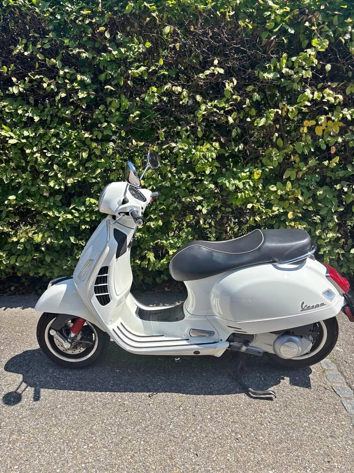 Predám VESPA 300 GTS SUPER