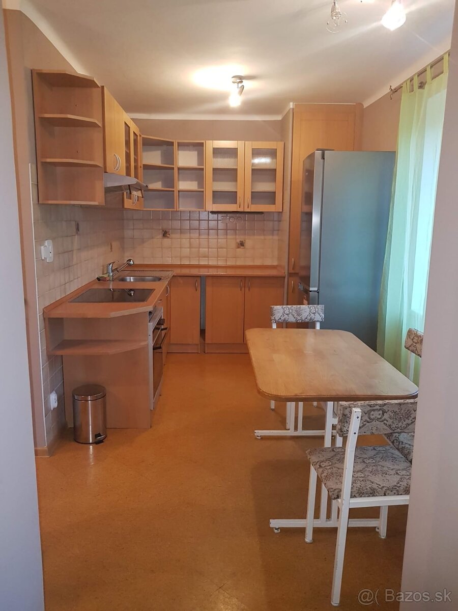 Prenájom 2 izbového bytu vo Svite