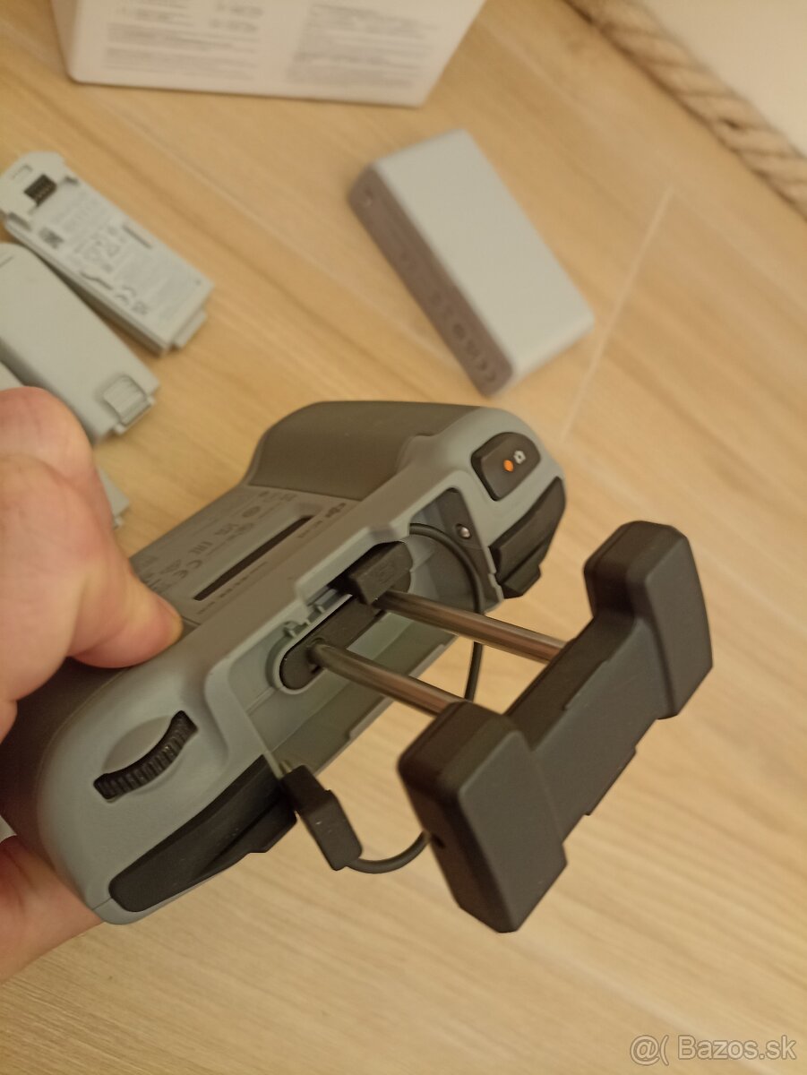 DJI Neo Fly More Combo