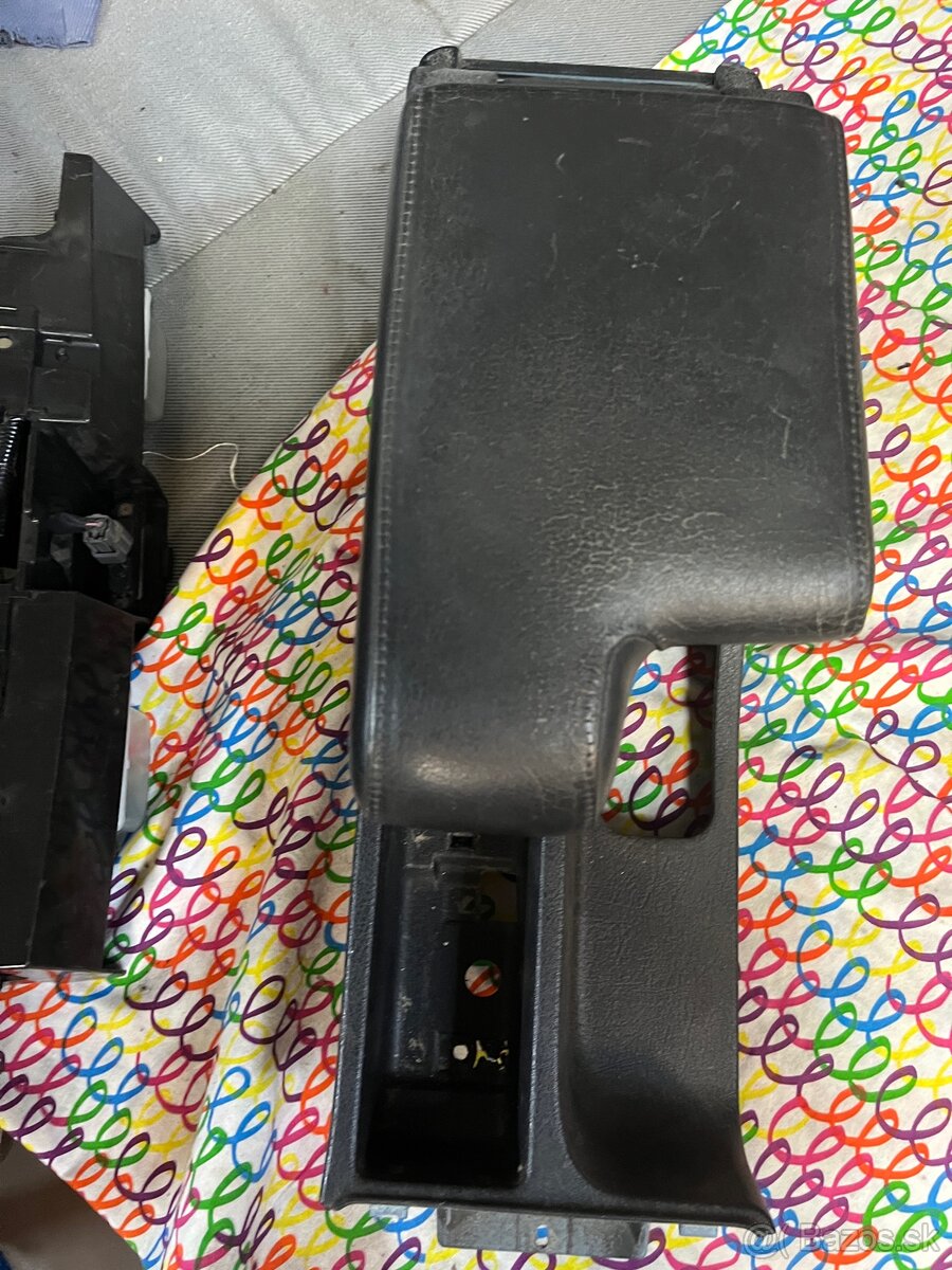 Bmw e36 laktovka opierka