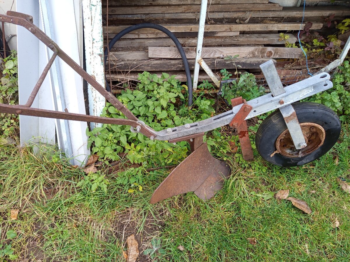 Predám pluh na oranie