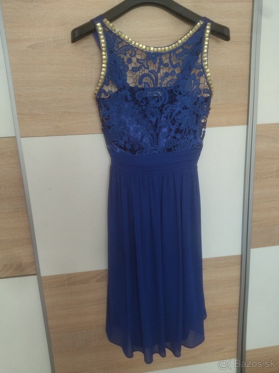 Krátke spoločenské šaty