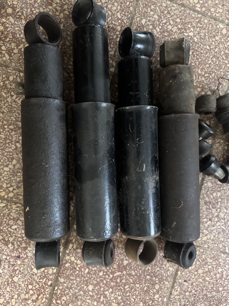 Tatra 603- zadne tlmice