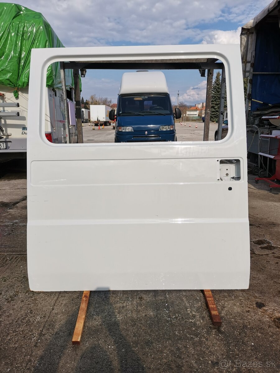 PREDAM NA DODAVKU FIAT DUCATO MAXIK BOCNE POSUVNE DVERE