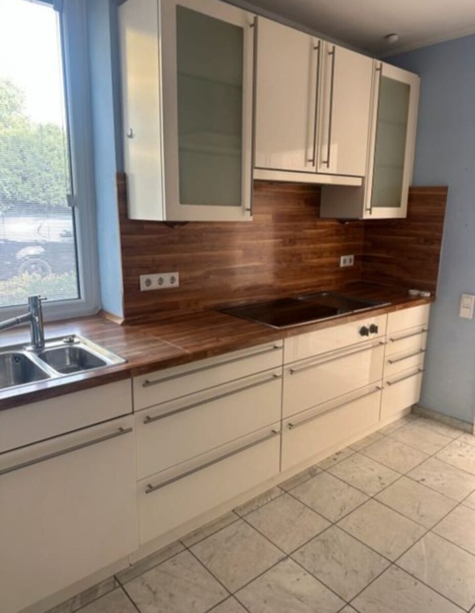 Moderní kuchyňská linka s vestavěnými spotřebiči,5624