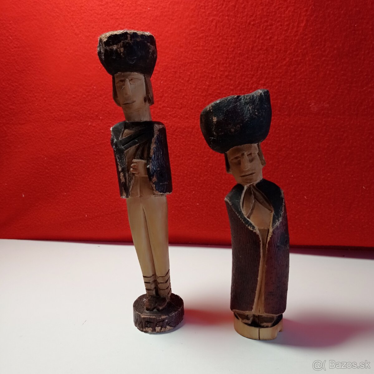 dve staré drevené postavičky - pastieri Kubko a Maťko