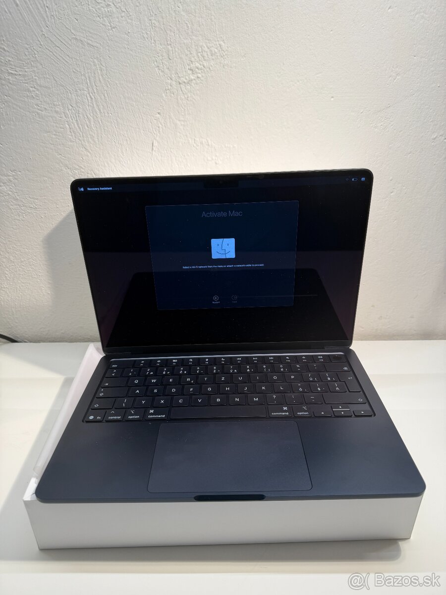 Macbook Air 2025 24RAM 512GB SSD - BLACK