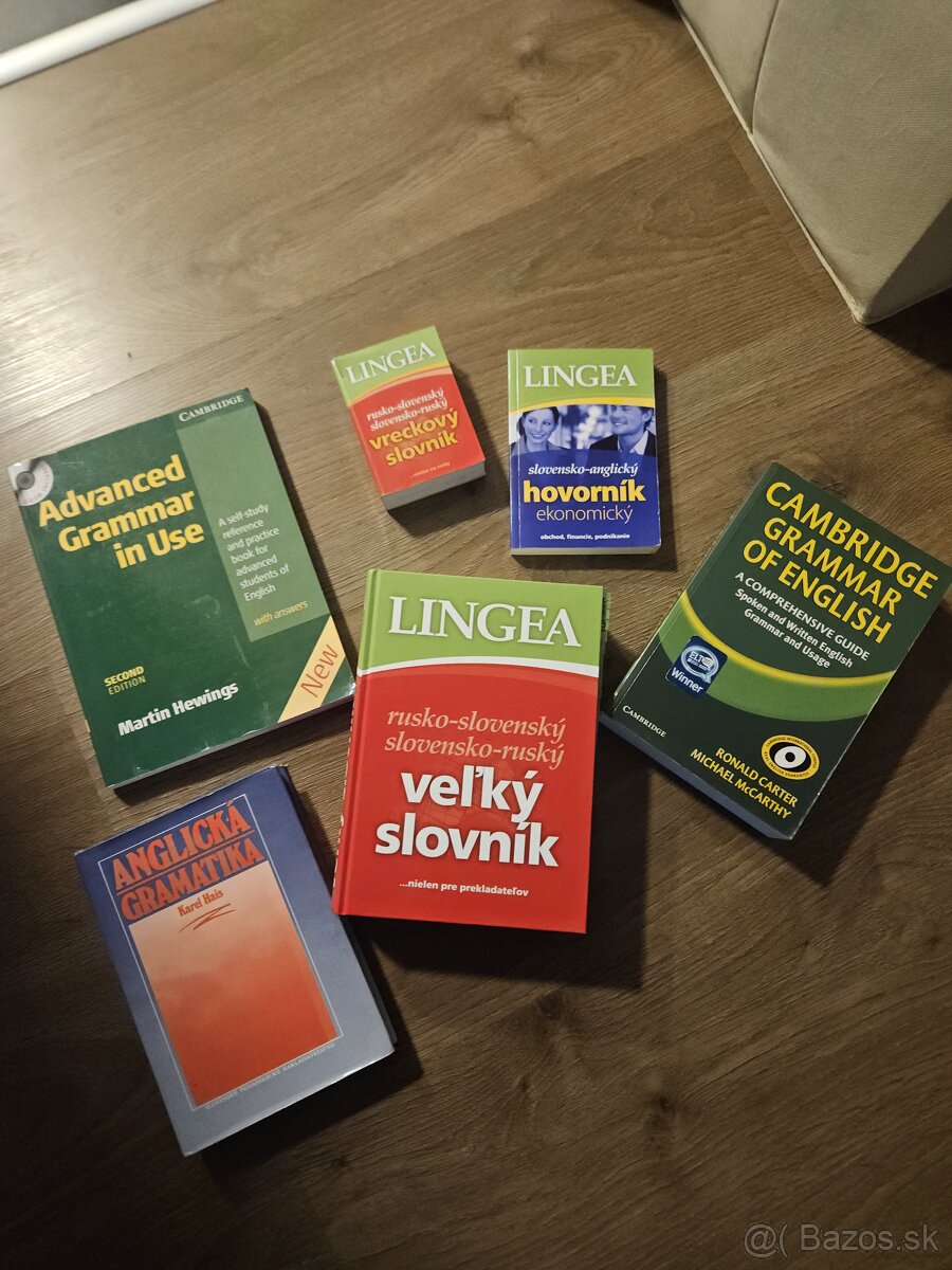 Slovniky a knihy