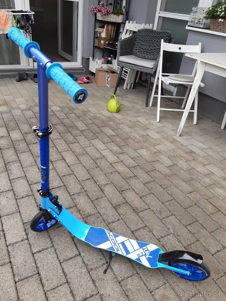 Kolobežka Scool Flax 8.2