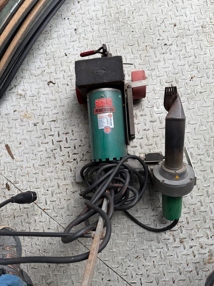Leister Variant S zvárací automat na PVC strešné fólie