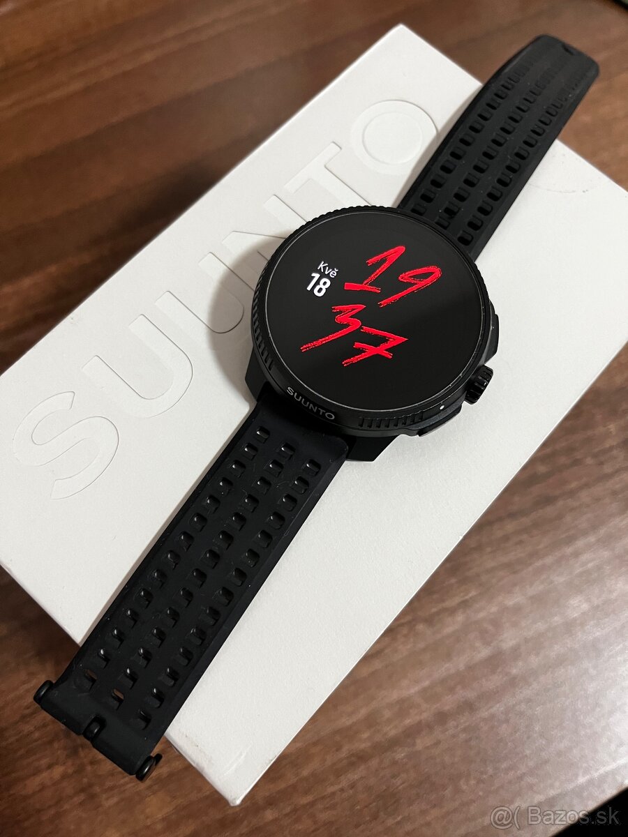 Suunto race All black