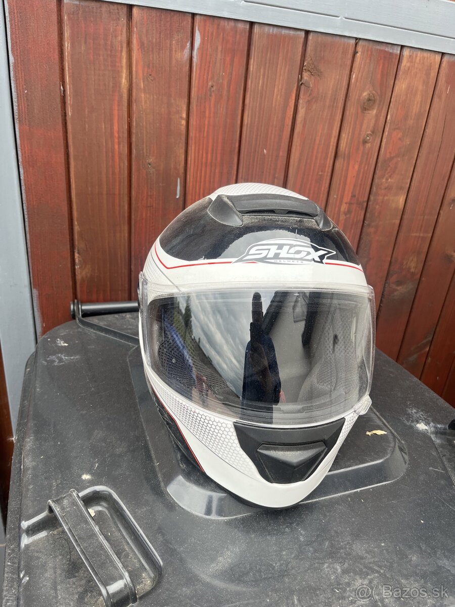Prilba motorkarska