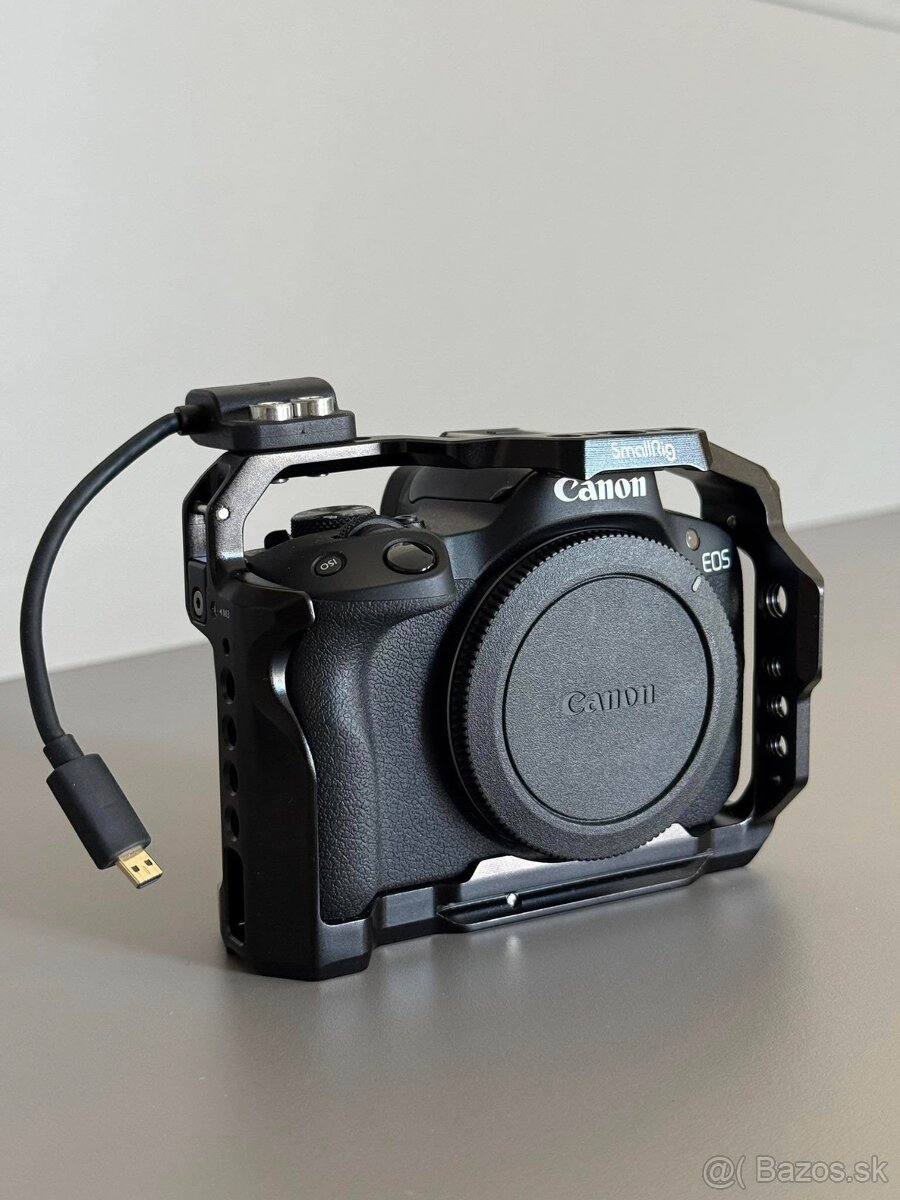 Canon R50 + klietka SmallRig + HDMI port SmallRig