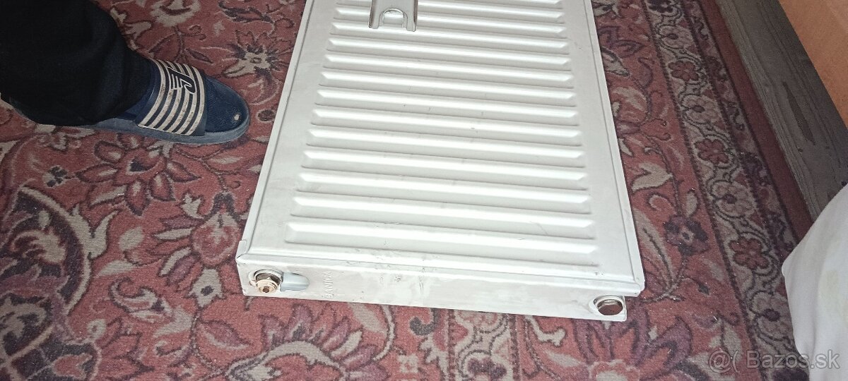 Predám OBI radiátor 80x40 som z okresu Prievidza Radobica