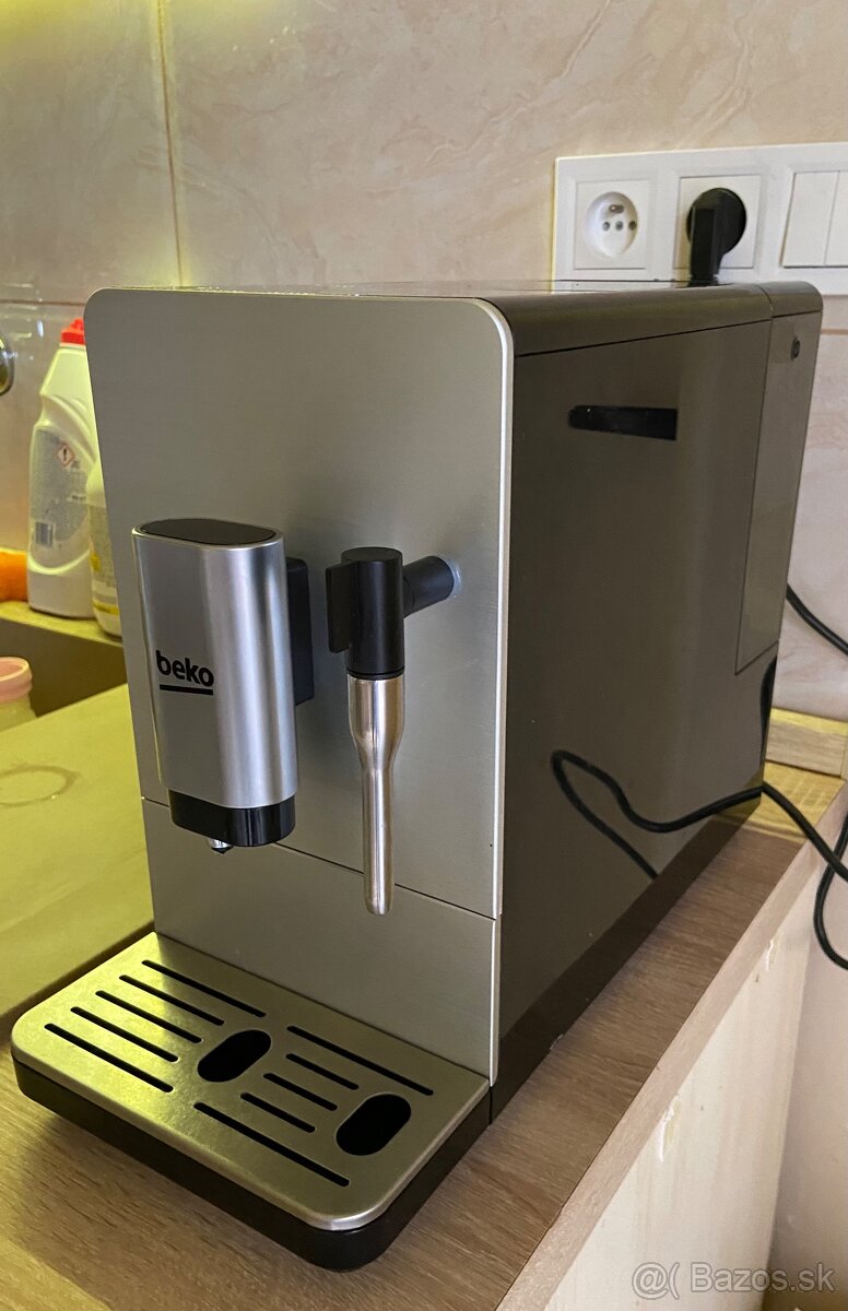 Automatický kávovar Beko