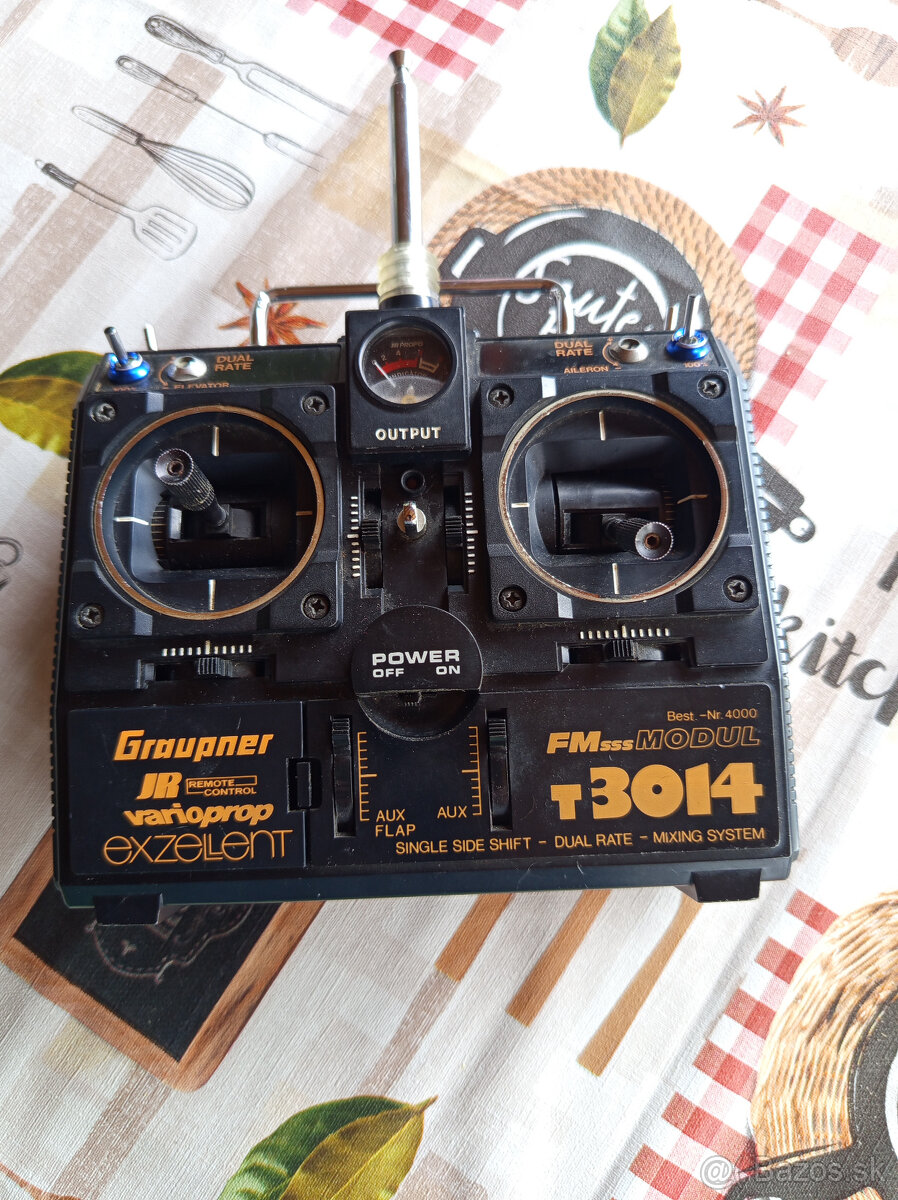 RC vysielač Graupner T3014