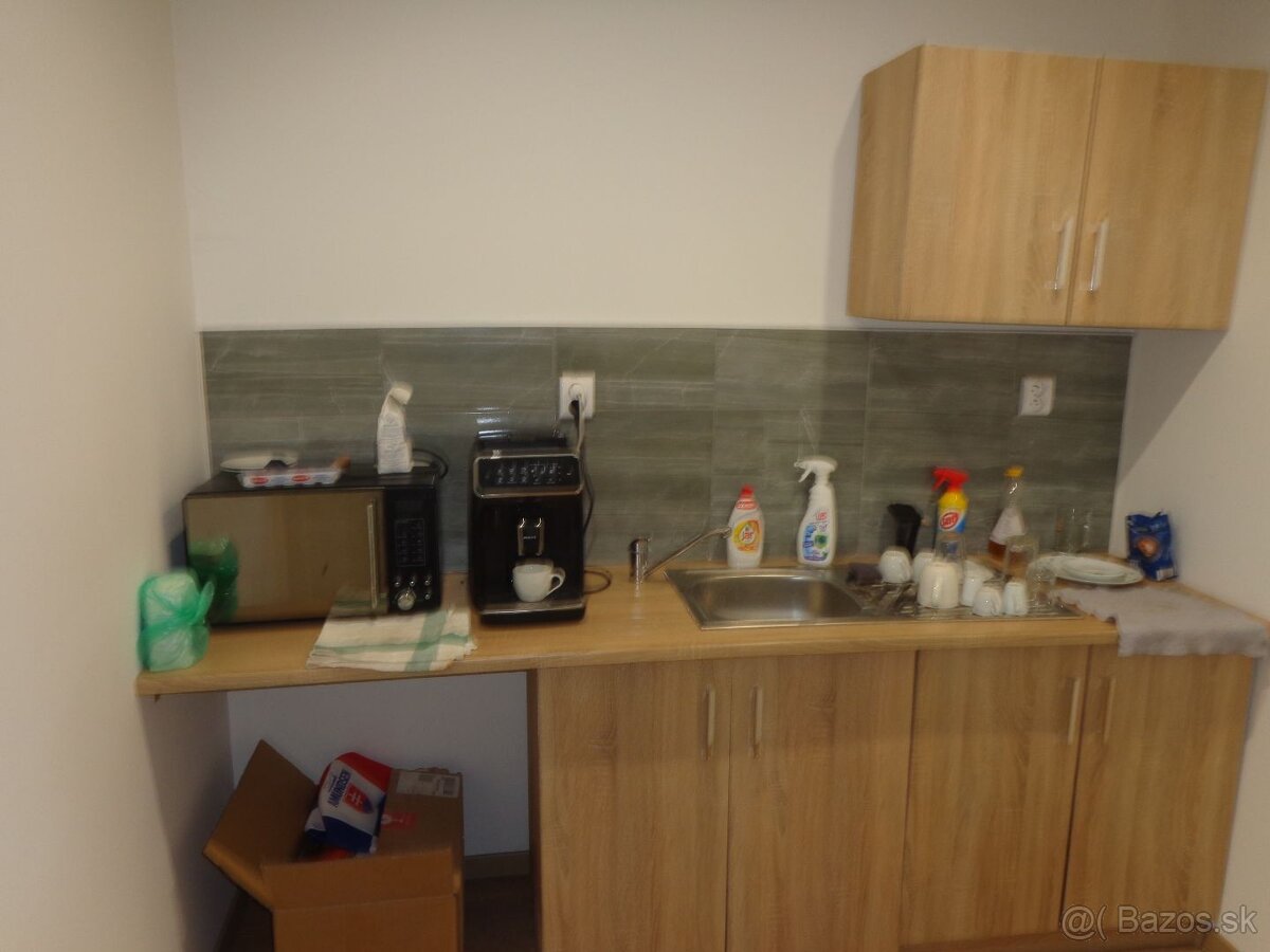 Prenájom - obchodný priestor 110 m2, Uhlisko, Banská Bystric