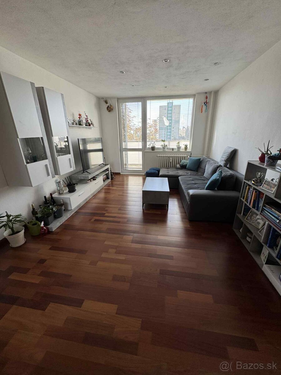 3-izbový byt 68 m² s loggiou pri Auparku