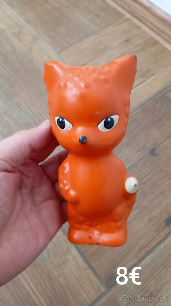 staré gumené hračky, bábiky.