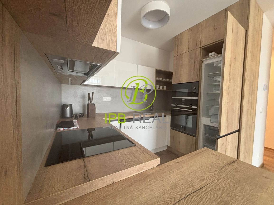 Nový neobývaný 2-izb. byt s parkovaním na Bytstrickej ul. v 