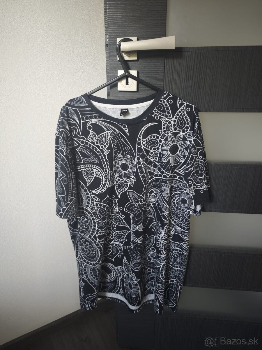 Tričko so zaujímavým vzorom