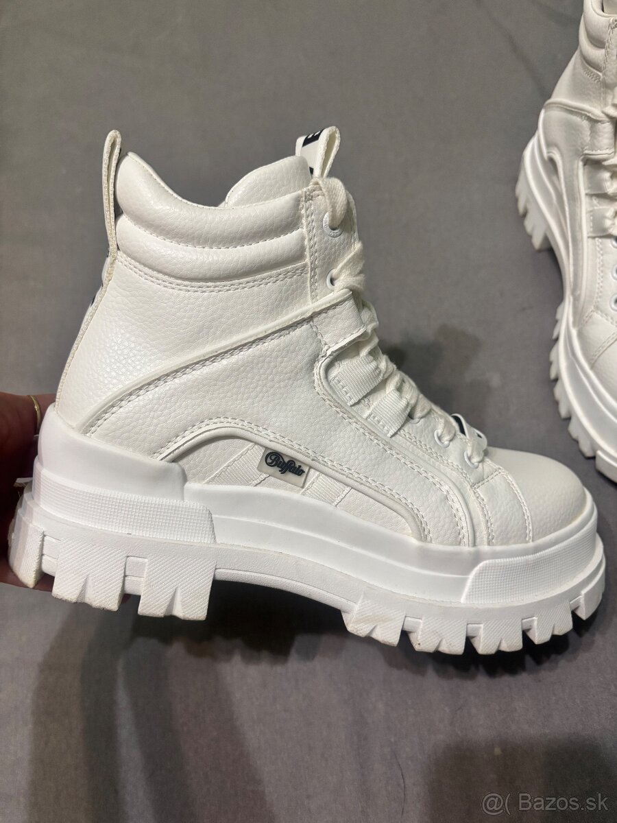 Damske členkové čižmy /tenisky Buffalo , vek,38