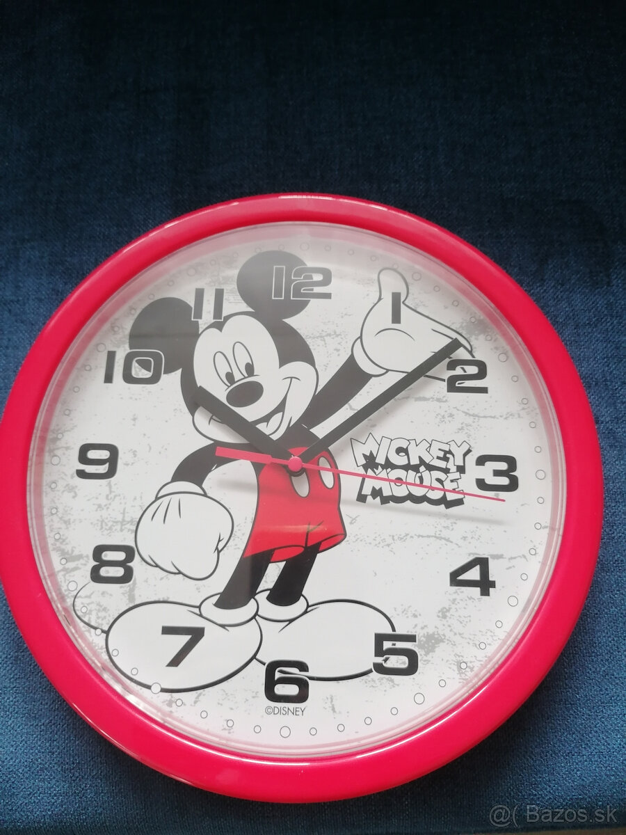 Predám červené detské nástenné hodiny Mickey Mouse