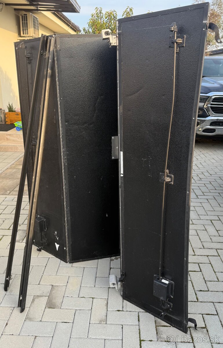 Kryt korby Dodge RAM