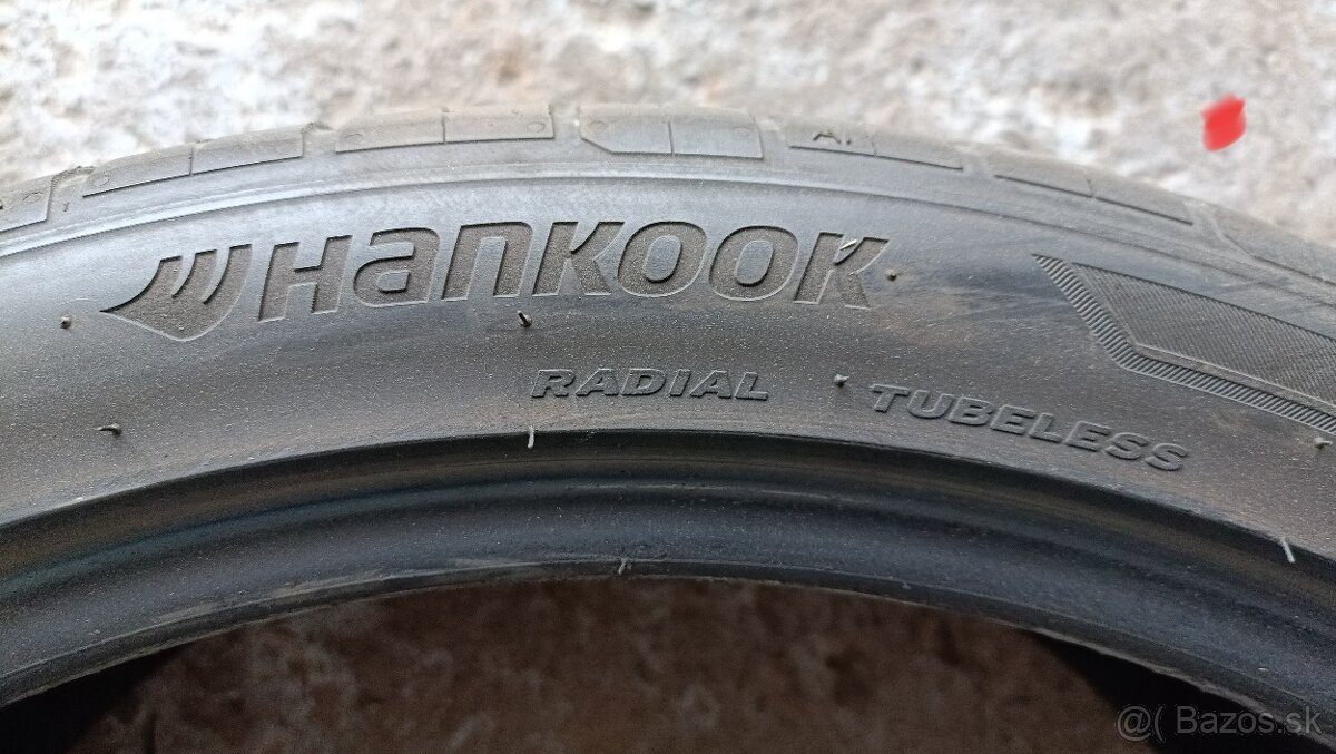 275/35r22