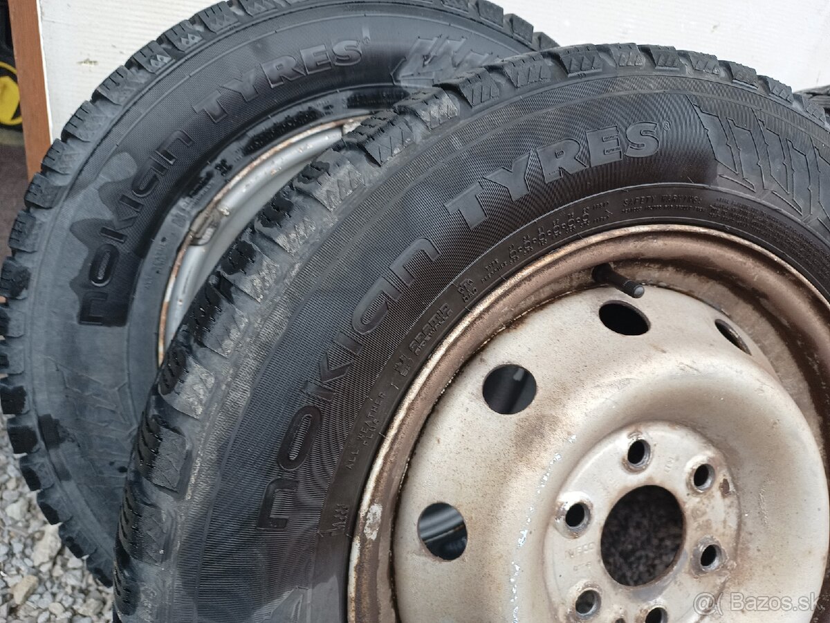 Predám zimné pneumatiky Nokian snowproof 225/65 R16 C