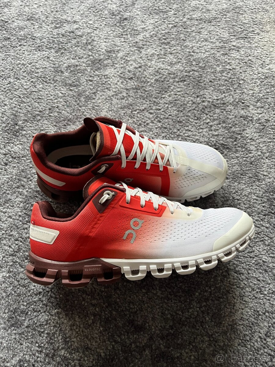 15x Dámské boty On Running Cloud, velikost 38 - 38,5