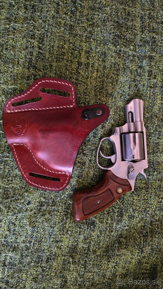 Revolver Taurus M85 nerezový. 38 Special