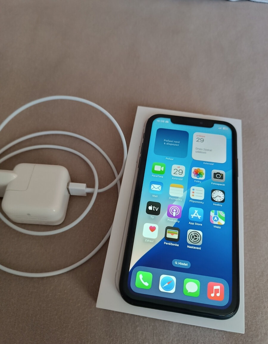 Apple iPhone XR📱 – super stav, nová batéria