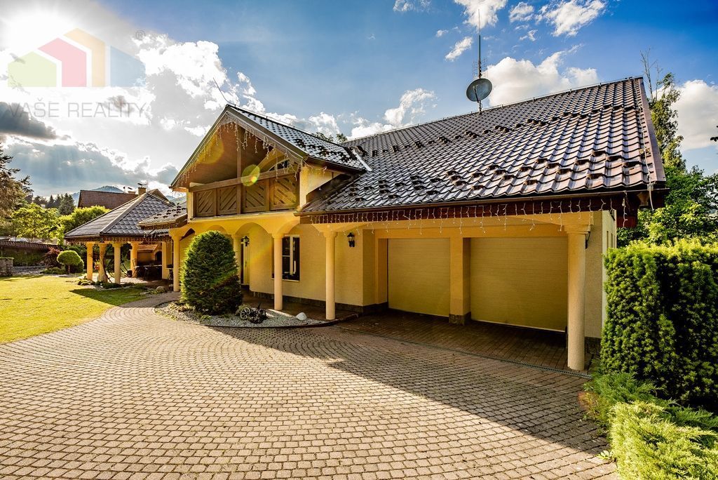 Krásny 7-izbový dom, 328 m² + 1389 m² pozemok, Trebostovo, o