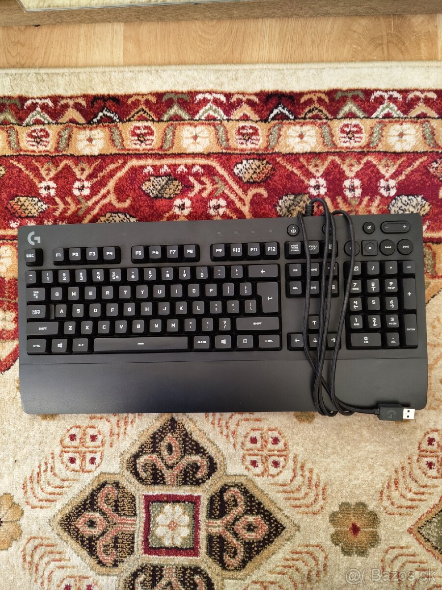Klávesnica Logitech G213