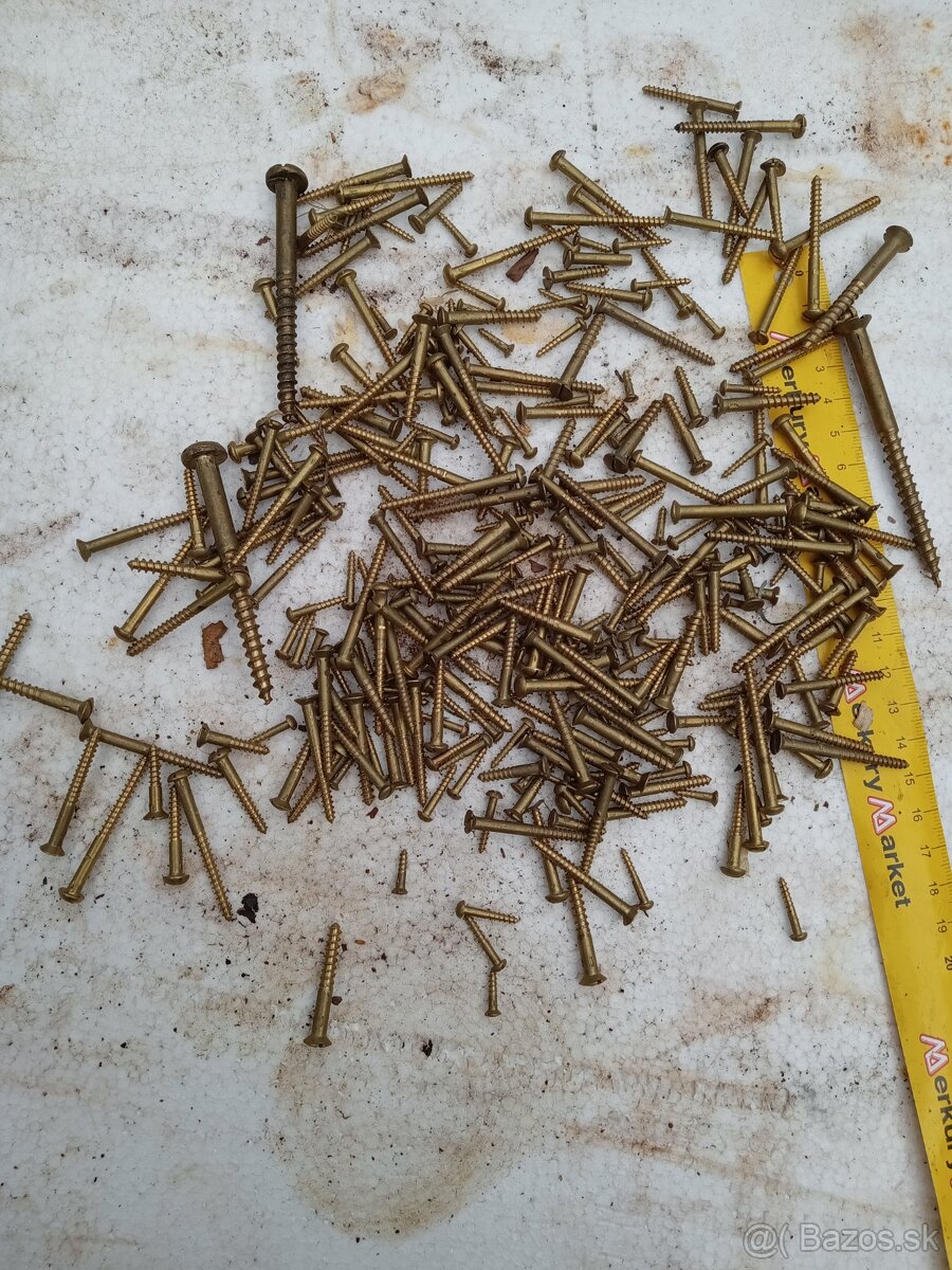 Budíky.srubky.retaz.smslt misa