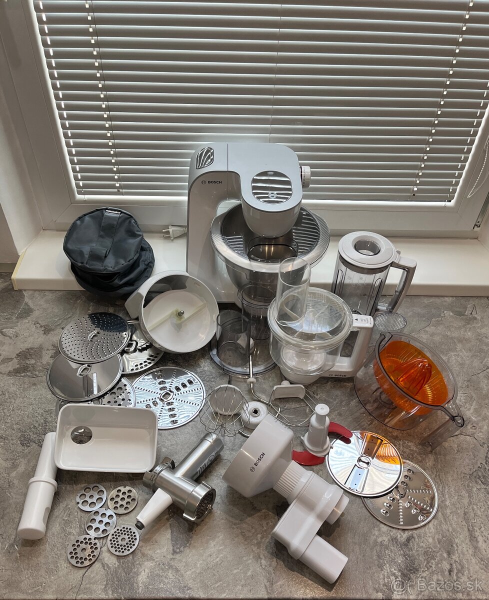 Bosch MUM 54240 Kuchynský robot plus príslušenstvo