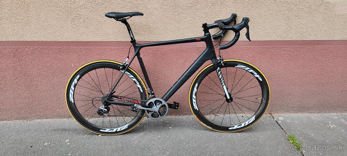 Predám carbonový cestný bicykel Canyon Ultimate CF SLX