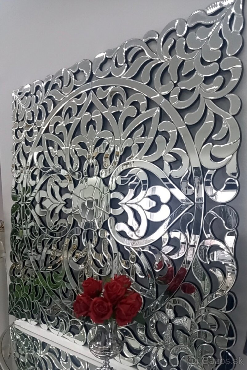 luxusné nástenné zrkadlo Glamour vo verzii premium.